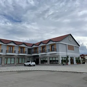 House Of Horses Shtepia E Kuajve Albanië